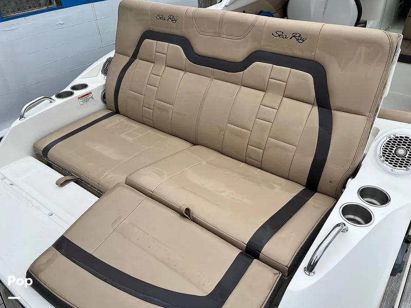 Slide: The Image of Sea Ray SLX 350 2016 - 15603143