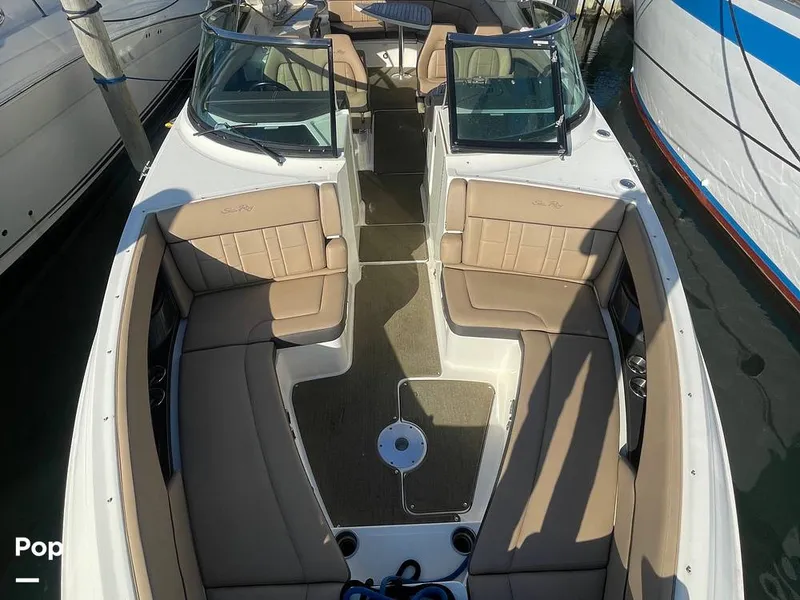 Slide: The Image of Sea Ray SLX 350 2016 - 15767819