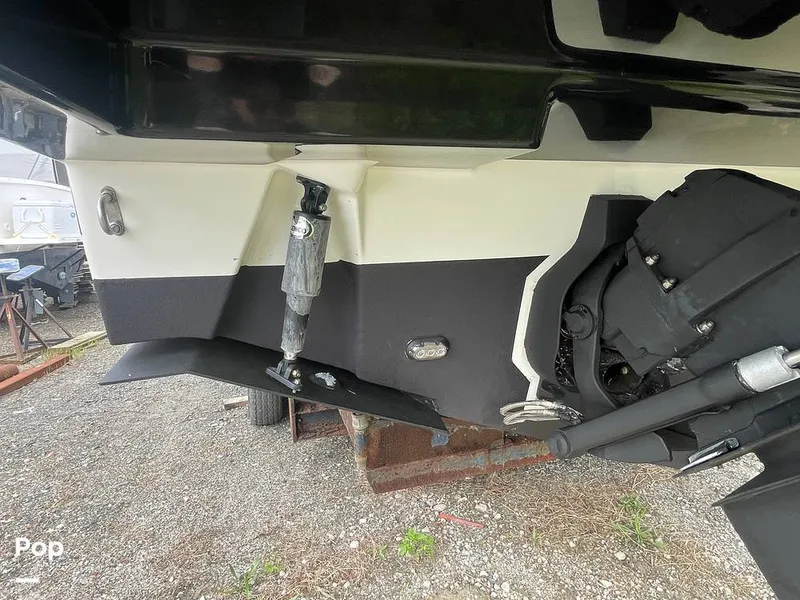 Slide: The Image of Sea Ray SLX 350 2016 - 15767822