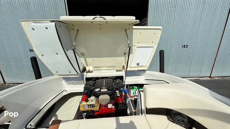 Slide: The Image of Engine Hatch - 15700645