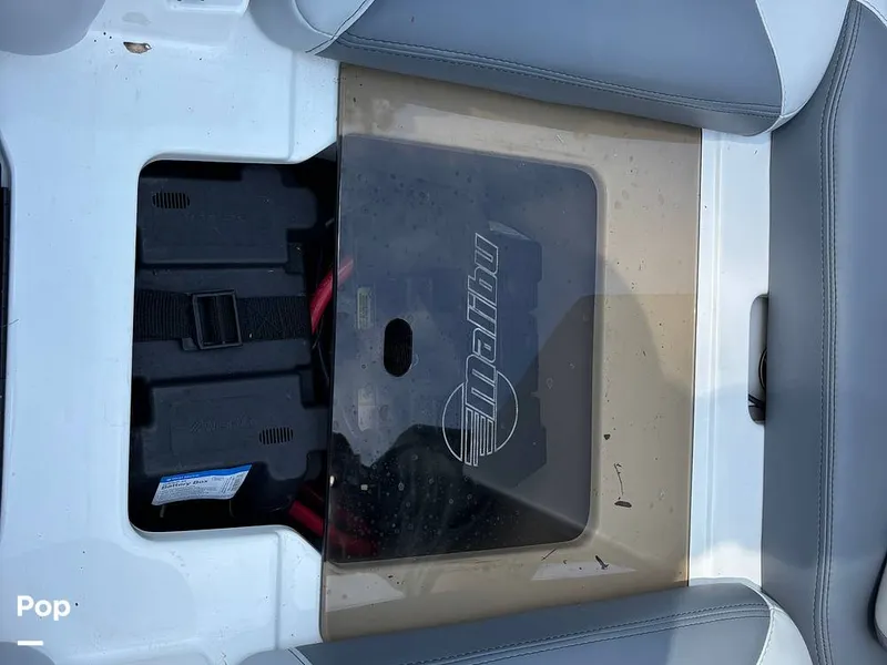Slide: The Image of Malibu 21 LX 2022 - 15598713