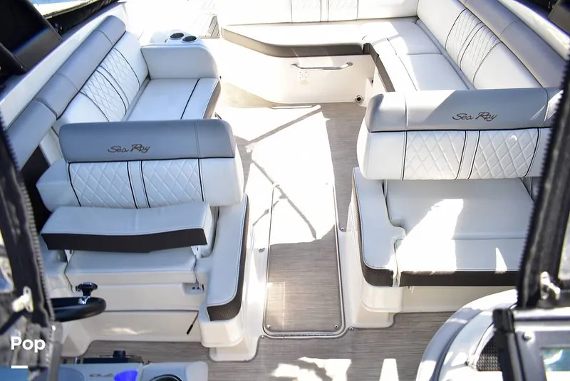 Slide: The Image of Sea Ray 270 SDX 2016 - 15909726