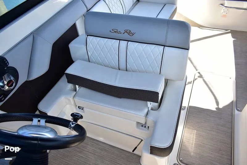 Slide: The Image of Sea Ray 270 SDX 2016 - 15909728