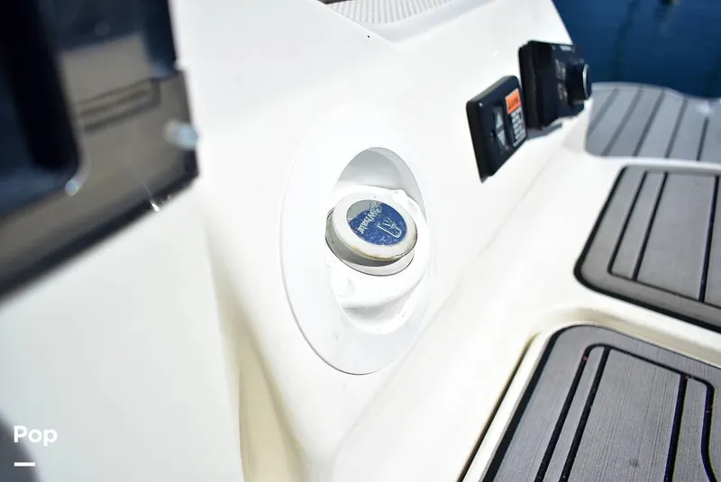 Slide: The Image of Sea Ray 270 SDX 2016 - 15909750