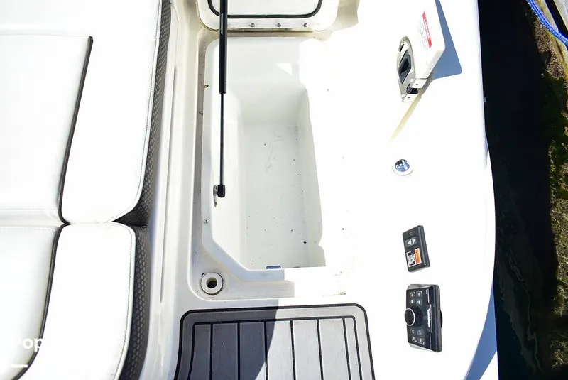 Slide: The Image of Sea Ray 270 SDX 2016 - 15909753