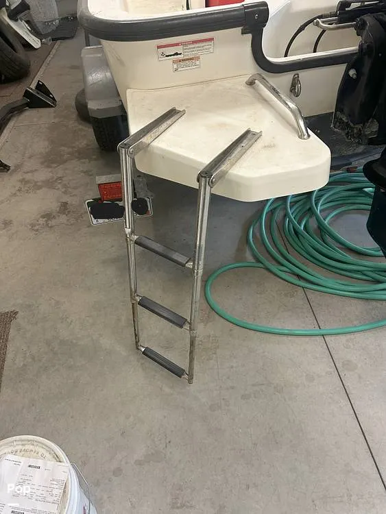 Slide: The Image of Boston Whaler Montauk 170 2016 - 15647035