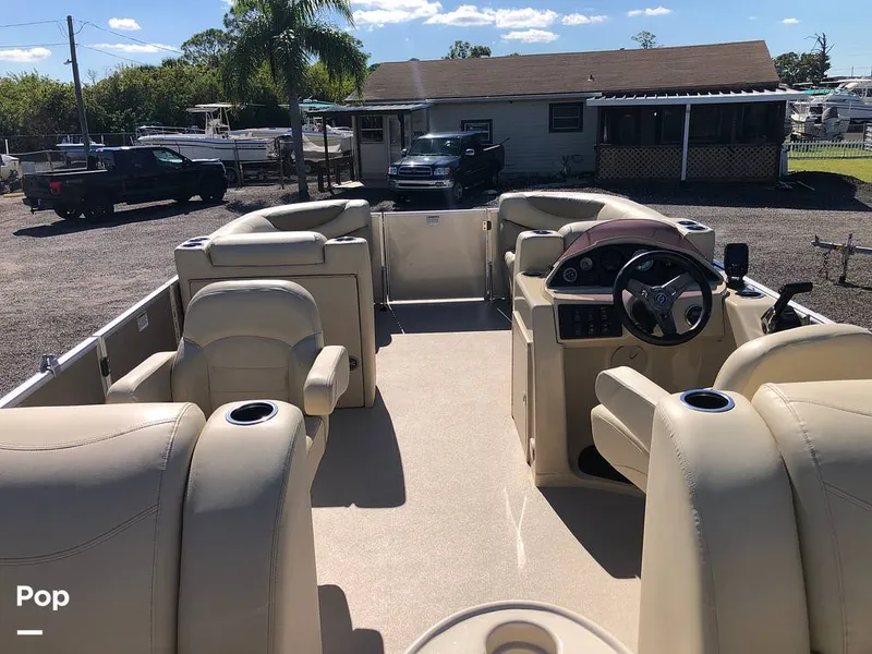 Slide: The Image of Sylvan Mirage 8522 LE 2019 - 16019861