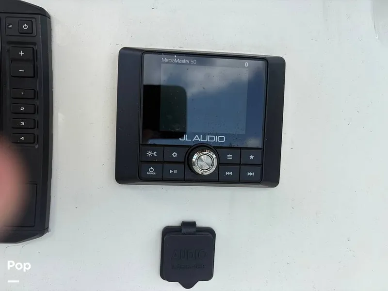 Slide: The Image of Pioneer 222 Sportfish 2022 - 15654943