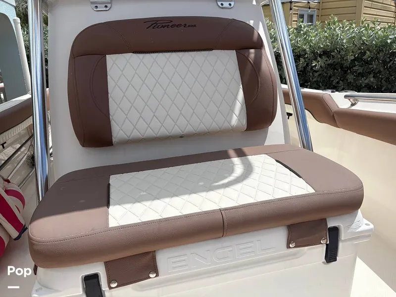 Slide: The Image of Pioneer 222 Sportfish 2022 - 15654958