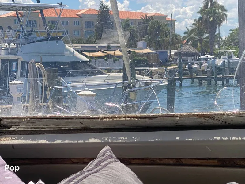 Slide: The Image of Window Damage In The Galley - 15780096