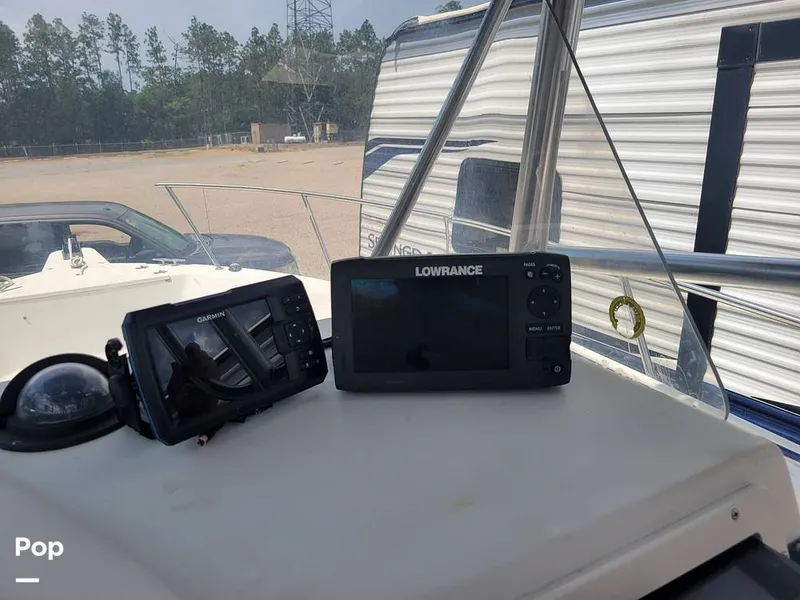 Slide: The Image of GPS / Fishfinder - 15611383