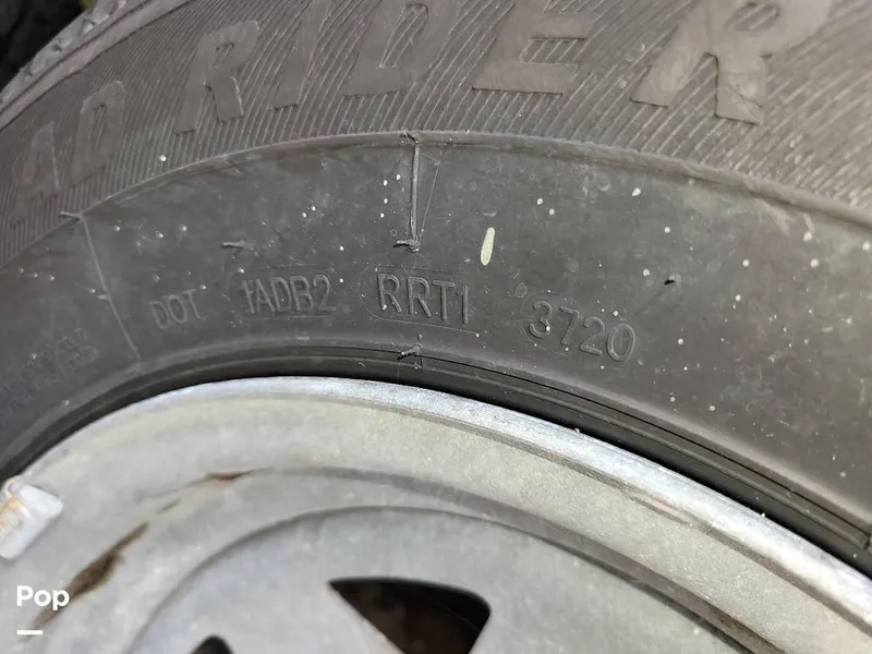 Slide: The Image of Tire Date Code - 15611396