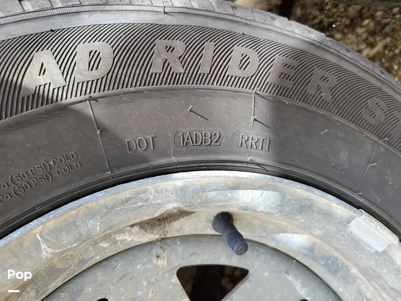 Slide: The Image of Tire Date Code - 15611397