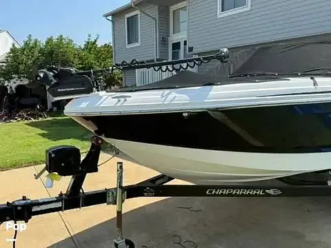 Slide: The Image of Chaparral H20 19 Fish & Ski 2016 - 16576881