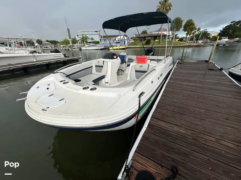 Slide: The Image of Hurricane SS 192 RL 2022 - 15642886