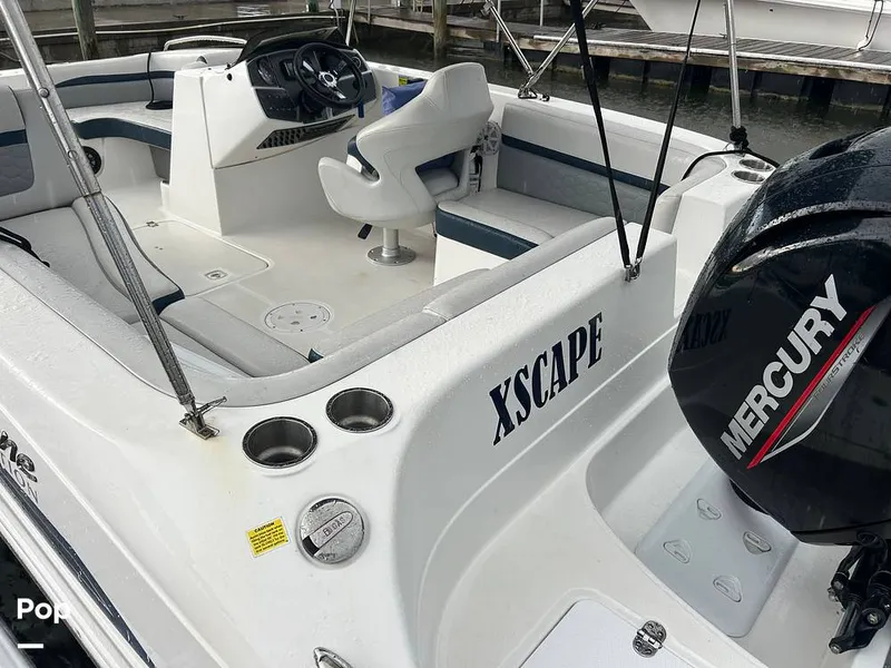 Slide: The Image of Hurricane SS 192 RL 2022 - 15642891