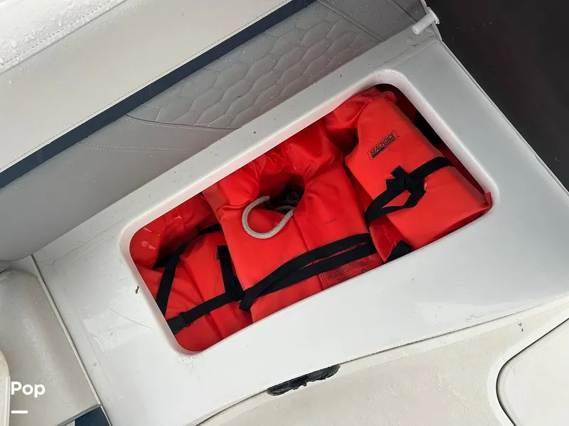 Slide: The Image of Hurricane SS 192 RL 2022 - 15642916