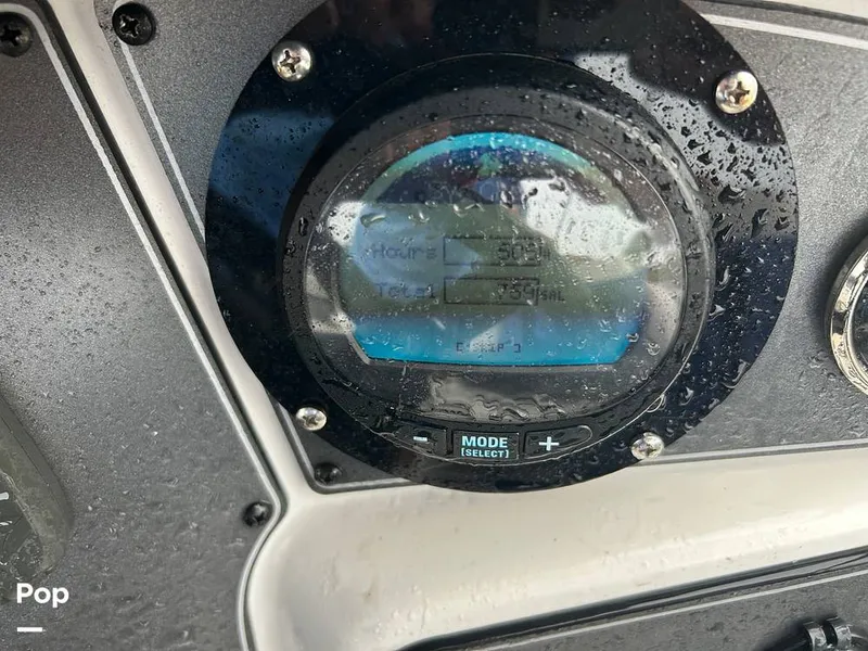 Slide: The Image of Hurricane SS 192 RL 2022 - 15642925