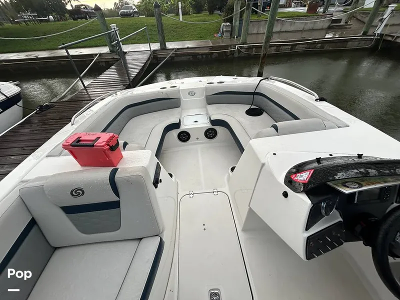 Slide: The Image of Hurricane SS 192 RL 2022 - 15642904