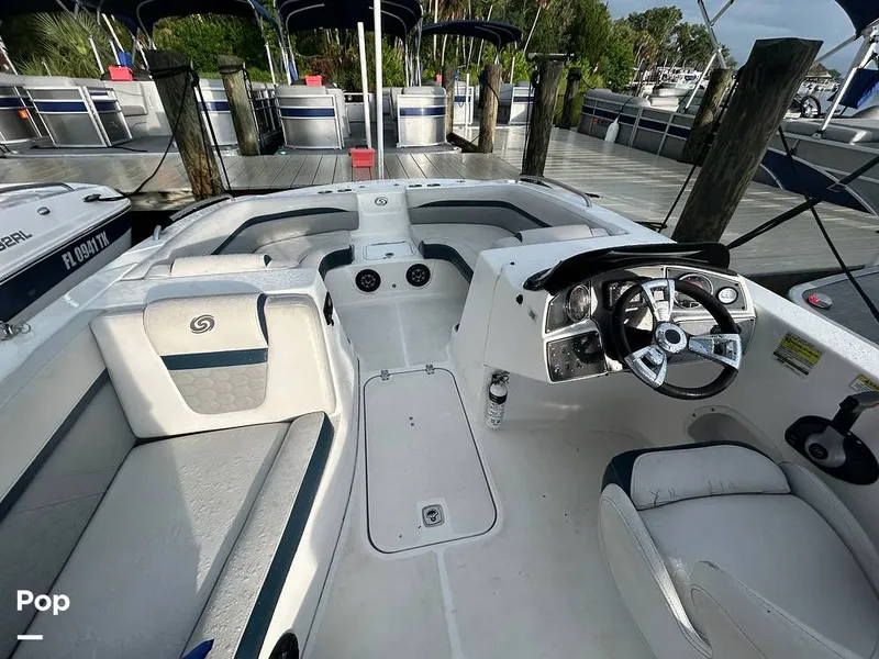 Slide: The Image of Hurricane SS 192 RL 2022 - 15633568