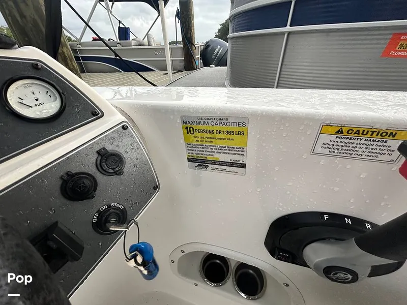 Slide: The Image of Hurricane SS 192 RL 2022 - 15633597