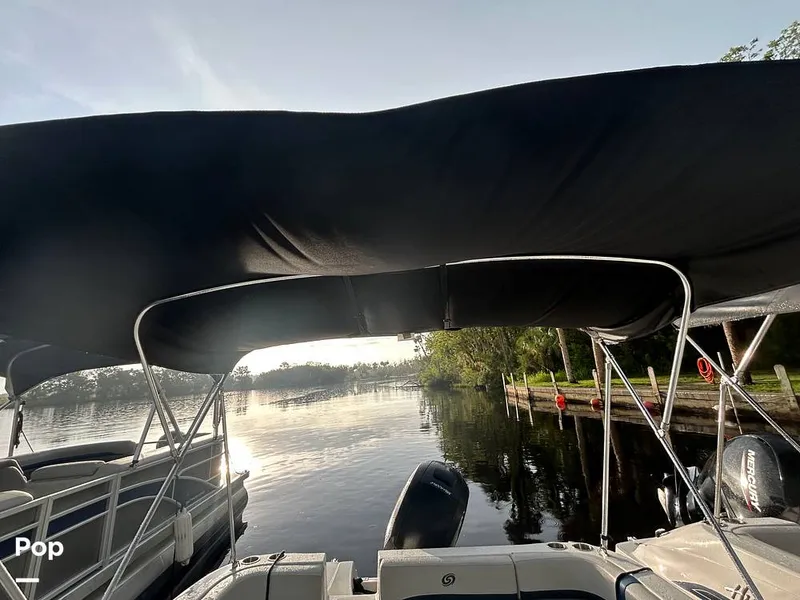 Slide: The Image of Hurricane SS 192 RL 2022 - 15633557