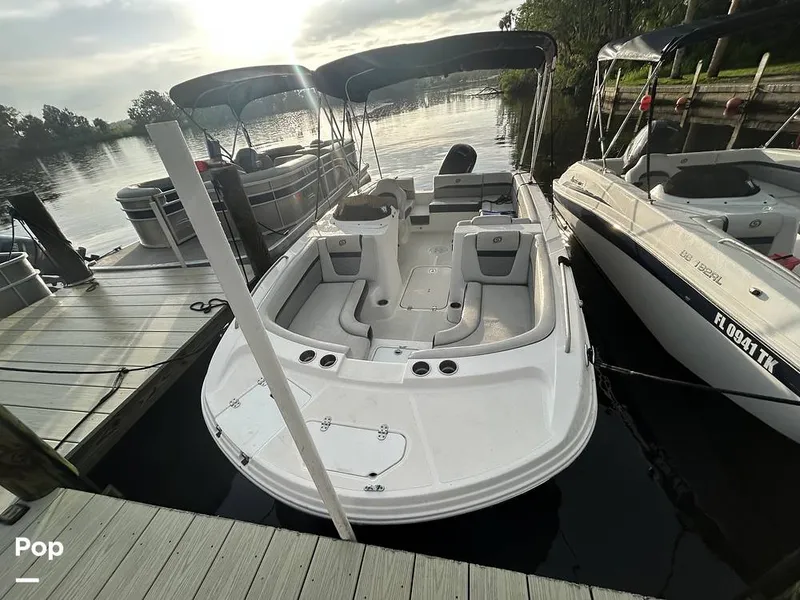 Slide: The Image of Hurricane SS 192 RL 2022 - 15633552