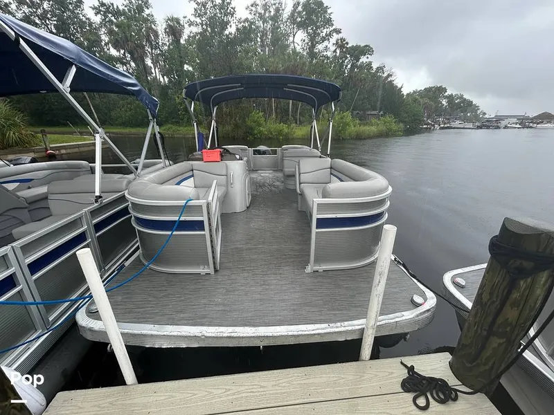 Slide: The Image of Bennington 22S 2023 - 15634027