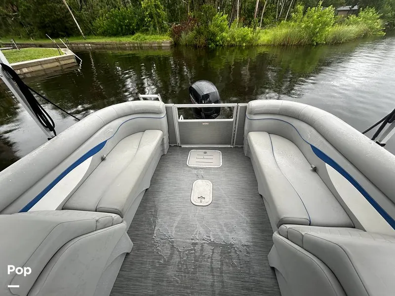 Slide: The Image of Bennington 22S 2023 - 15634034