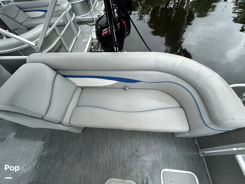 Slide: The Image of Bennington 22S 2023 - 15634047