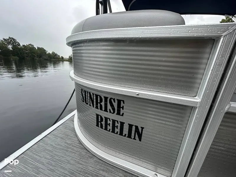 Slide: The Image of Bennington 22S 2023 - 15634041