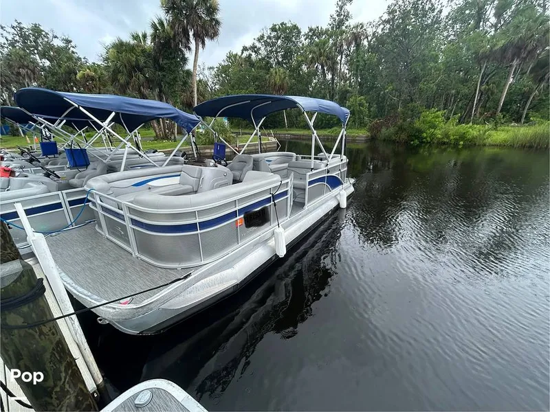 Slide: The Image of Bennington 22S 2023 - 15634072