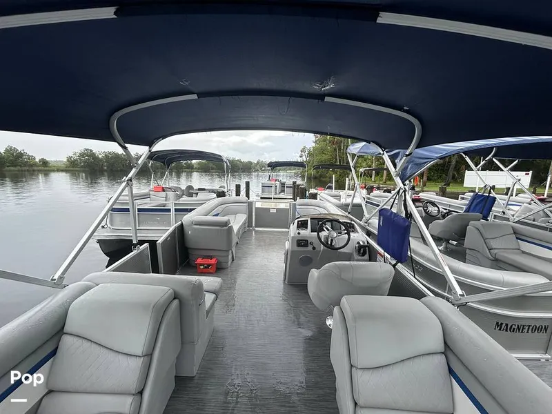 Slide: The Image of Bennington 22S 2023 - 15634042