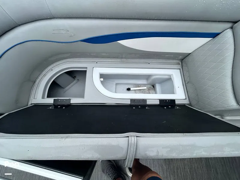 Slide: The Image of Bennington 22 SS 2023 - 15633906