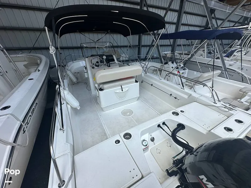 Slide: The Image of Boston Whaler 210 Montauk 2024 - 15585016