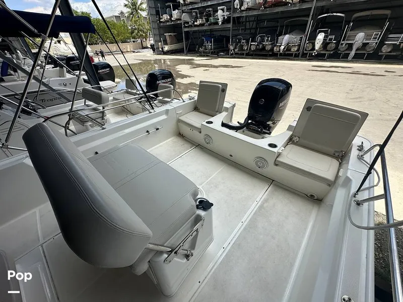 Slide: The Image of Boston Whaler 210 Montauk 2024 - 15585031