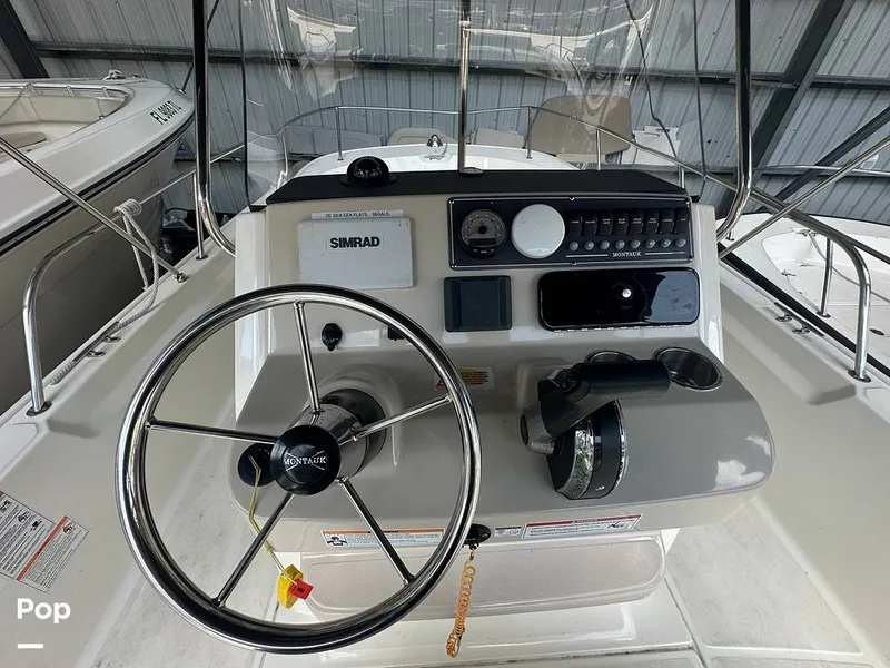 Slide: The Image of Boston Whaler 210 Montauk 2024 - 15585039