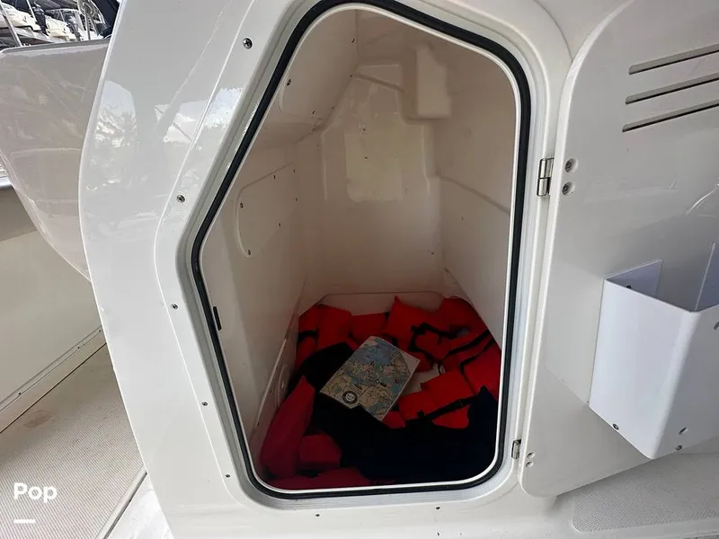 Slide: The Image of Boston Whaler 210 Montauk 2024 - 15585059