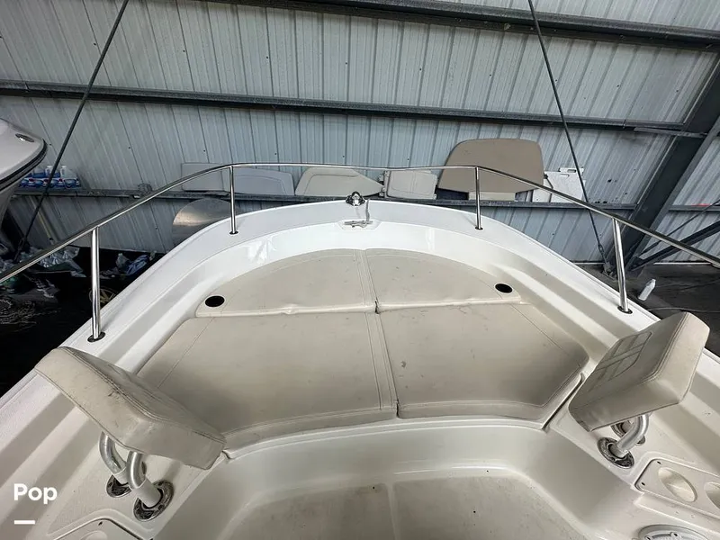 Slide: The Image of Boston Whaler 210 Montauk 2024 - 15585076