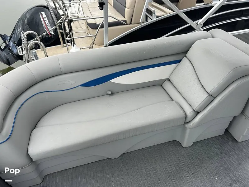 Slide: The Image of Bennington 22 S 2023 - 15638976