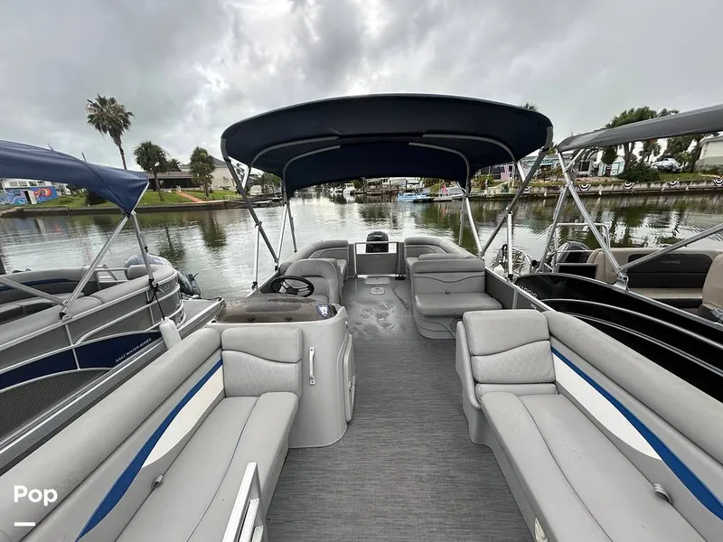 Slide: The Image of Bennington 22 S 2023 - 15638964