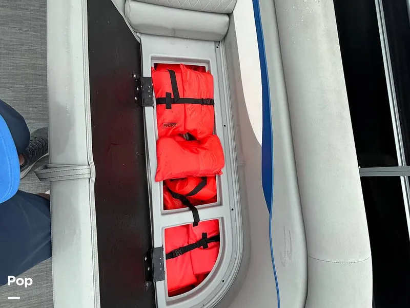 Slide: The Image of Bennington 22 S 2023 - 15638992