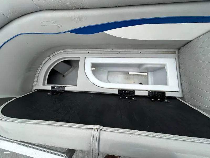 Slide: The Image of Bennington 22 S 2023 - 15638995