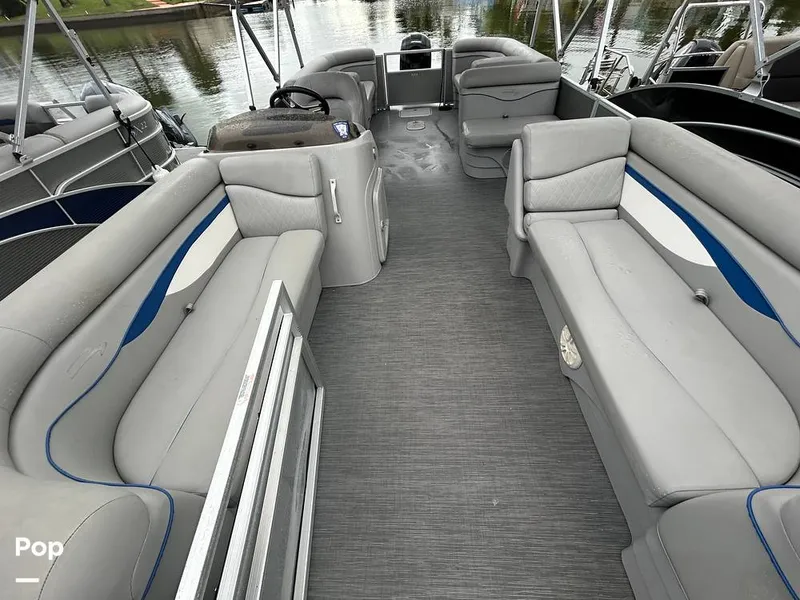 Slide: The Image of Bennington 22 S 2023 - 15638965