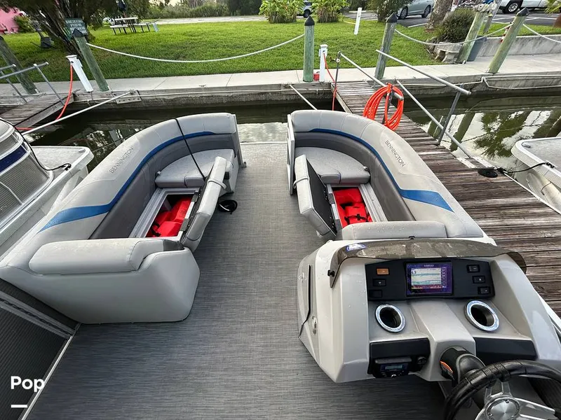 Slide: The Image of Bennington 22 SX 2023 - 15678747