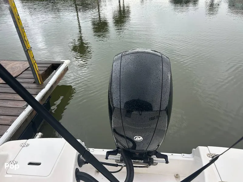 Slide: The Image of Hurricane SS 192 RL 2023 - 15643183