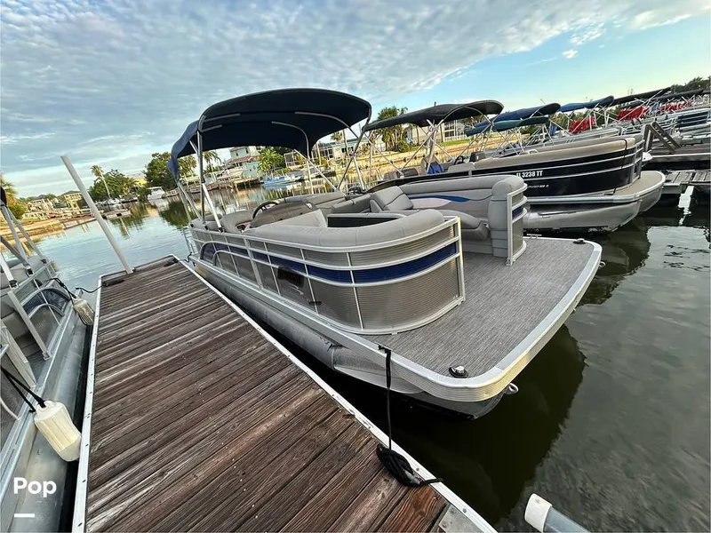 Slide: The Image of Bennington 22 S 2023 - 15677939