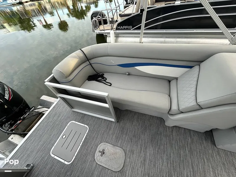 Slide: The Image of Bennington 22 S 2023 - 15677953