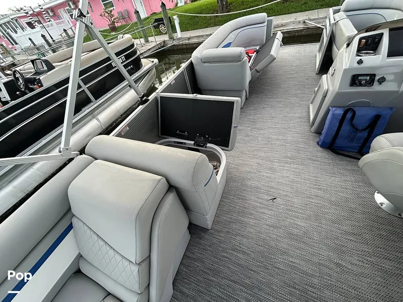 Slide: The Image of Bennington 22 S 2023 - 15677962