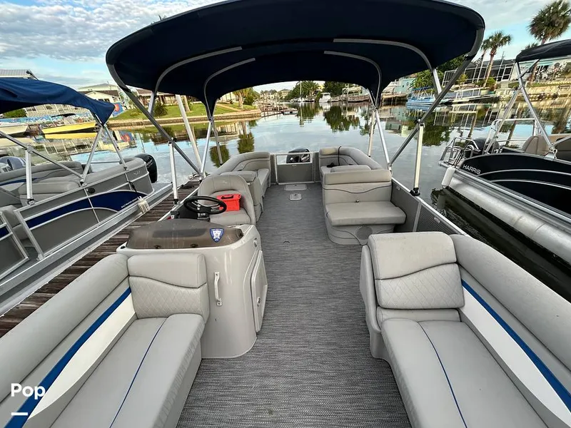 Slide: The Image of Bennington 22 S 2023 - 15677985